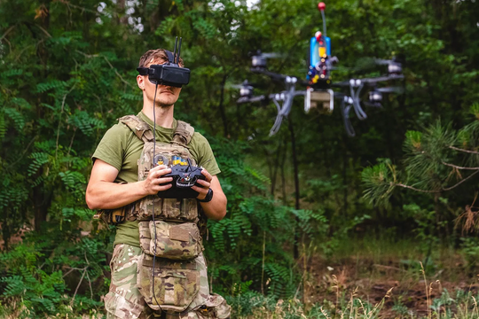 Thành viên băng đảng Mexico học điều khiển drone FPV tại Ukraine