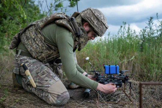HLV Mỹ dạy đặc nhiệm Ukraine cách sinh tồn trước drone sát thủ của Nga