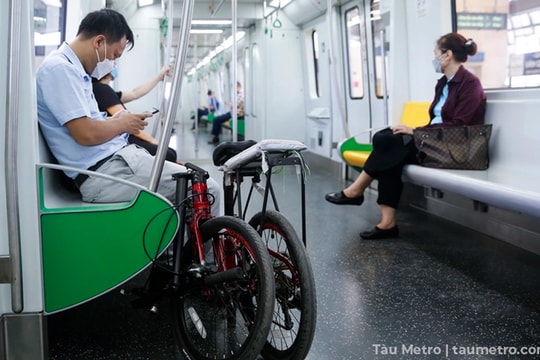 Thí điểm cho mang xe đạp gấp lên metro ở TP.HCM