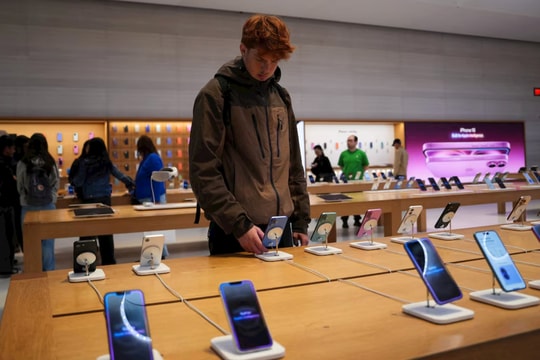 Người dùng đổ xô mua iPhone 'né' thuế, Apple báo lãi quý 2 vượt kỳ vọng