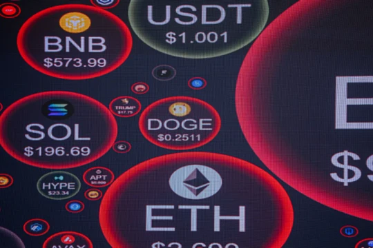 Cổ phiếu hãng có nhiều Bitcoin nhất giảm sâu, thị trường chao đảo do thuế đối ứng của ông Trump