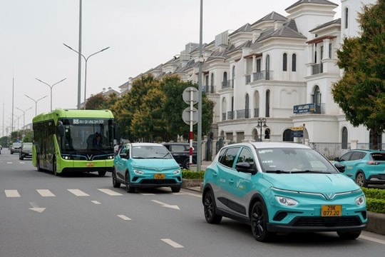 Chuyển đổi xe xăng sang xe điện và 'mỏ vàng' tín chỉ carbon