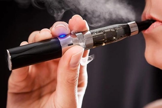 Bộ Khoa học và Công nghệ được giao xử lý việc quảng cáo, bán thuốc lá điện tử