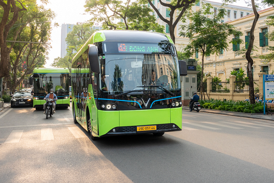 Hà Nội tăng cường 20 tuyến xe buýt phục vụ đại lễ A80