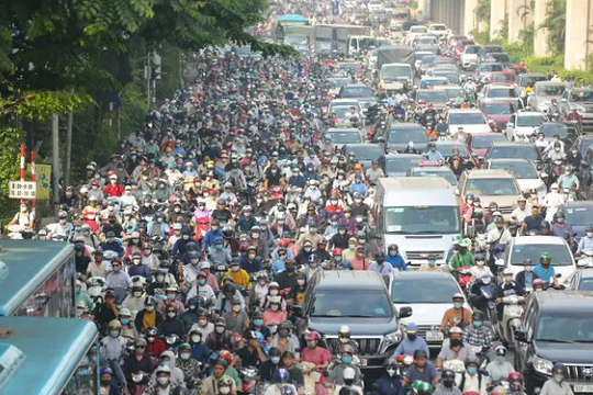 Hà Nội tổng rà soát, chuẩn bị hạ tầng chuyển đổi xe xăng sang xe điện