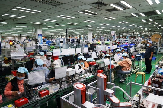 Foxconn tăng lương thưởng, đẩy mạnh tuyển công nhân sản xuất dòng iPhone 17