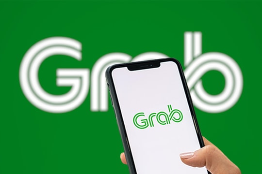 Ứng dụng Grab hiện giá cước tăng gấp hàng trăm lần ở Singapore, Malaysia gây sốc
