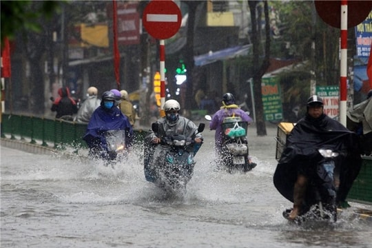 Thời tiết hôm nay 20.8: Hà Nội và miền Bắc vẫn mưa rào, không khí lạnh có thể đến sớm