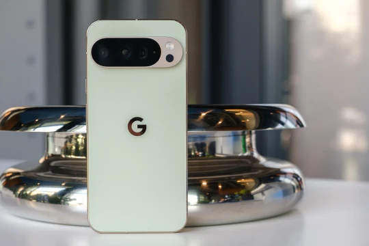Không đại tu Pixel 10 dịp 10 năm như Apple và Samsung, Google vẫn tự tin nhờ AI