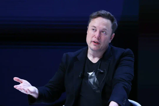 Elon Musk thành lập Macrohard, muốn mô phỏng Microsoft bằng AI