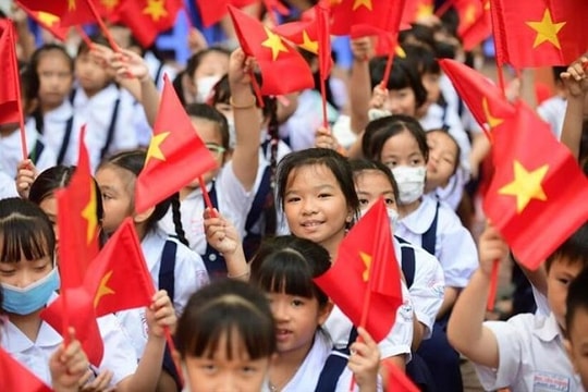 Khai giảng năm học mới: 30 triệu học sinh cả nước cùng hát Quốc ca
