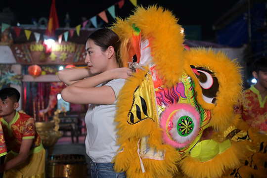 Hoa hậu và những điệu lân: Khi sắc đẹp đồng hành cùng tinh thần Việt