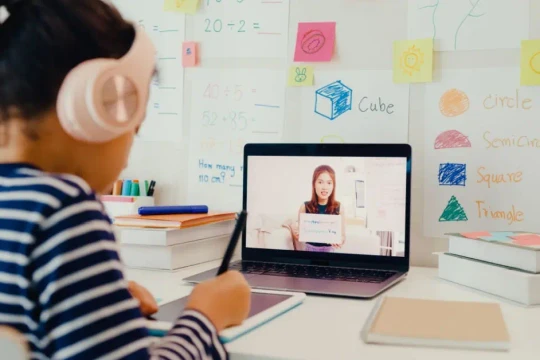 Học ngoại ngữ 'chưa bao giờ dễ đến thế' với 5 công cụ AI này