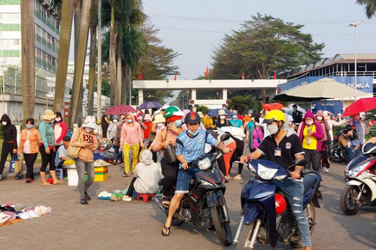 Công nhân ở TP.HCM 'bỏ phố về quê': Hàng loạt hệ lụy kéo theo