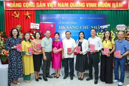 Nhà báo Tô Phán ra mắt sách '10h sáng Chủ Nhật': hướng người đọc tới sự tử tế
