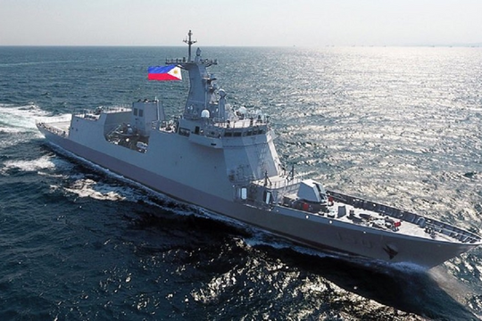 Tin vũ khí hôm nay (16.9): Tàu chiến Philippines thách thức khinh hạm Trung Quốc tại Thái Bình Dương