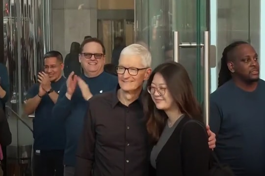 'Giá iPhone 17 tăng không liên quan đến thuế, AI ở khắp nơi trong máy'