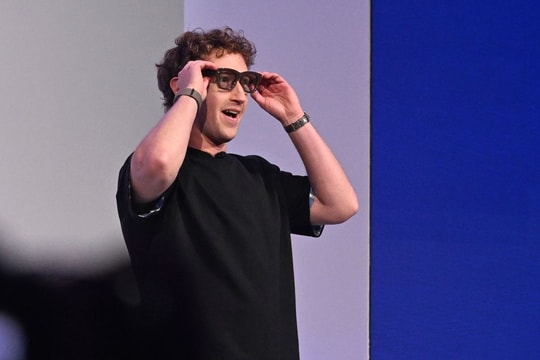 Mark Zuckerberg: Thà chi sai vài trăm tỉ USD còn hơn bỏ lỡ siêu trí tuệ
