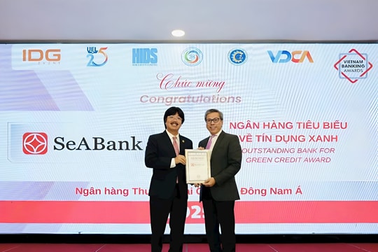 SeABank khẳng định dấu ấn bền vững với 2 giải thưởng Ngân hàng Việt Nam tiêu biểu