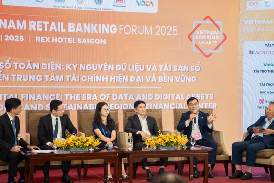 HDBank nhận 3 giải thưởng lớn tại Diễn đàn Ngân hàng Bán lẻ Việt Nam 2025