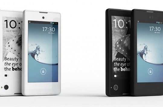 Tiềm năng ở 'tầm vũ trụ', liệu Nga có thể sản xuất smartphone thay thế iPhone?