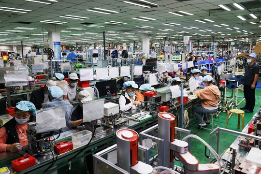 Nhiều công nhân chịu điều kiện khắc nghiệt khi sản xuất iPhone 17, Apple lên tiếng