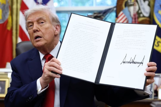 Ông Trump ký lệnh về bán TikTok ở Mỹ, định giá chỉ 14 tỉ USD, nhắc đến ông Tập