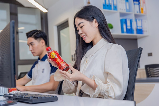 Trà Dr Thanh đạt chuẩn '3 không' suốt 17 năm: Thảo mộc Việt tham gia vào xu hướng 'uống sạch' toàn cầu
