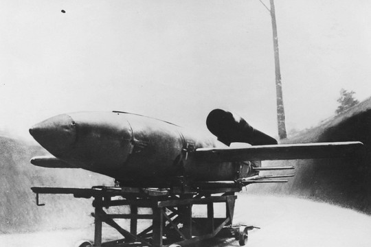 Hitler là người phát động cuộc chiến máy bay không người lái đầu tiên