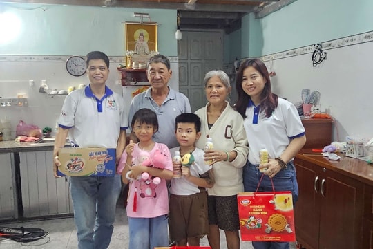 Trung thu đoàn viên: Tân Hiệp Phát gieo nụ cười cho trẻ mồ côi do COVID-19