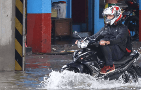 Những việc cần làm khi xe bị ngập nước