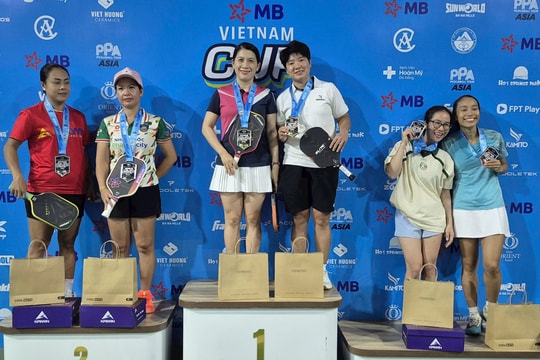 Nguyễn Thảo và Hồng Gấm vô địch đôi nữ trên 35 tuổi, trình 3.5 trở lên tại PPA Tour Asia – Vietnam Cup 2025
