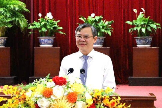 Ông Trương Cảnh Tuyên được giới thiệu để bầu giữ chức Chủ tịch UBND TP.Cần Thơ