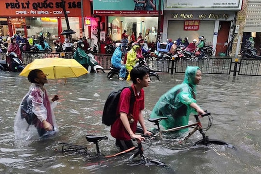 Ứng phó bão số 11: Hà Nội cho học sinh nghỉ học ngày 6.10
