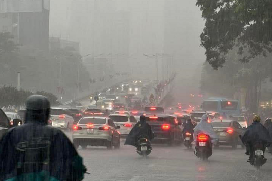 Thời tiết hôm nay 5.10: Bão số 11 đổ bộ, Hà Nội khuyến khích làm việc online vào thứ 2