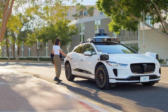 Xe tự hành của Waymo dính 45 vụ tai nạn trong 6 tháng