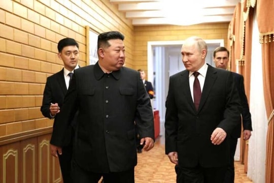 Nga giúp Triều Tiên phát triển tàu ngầm khiến Mỹ và đồng minh lo ngại