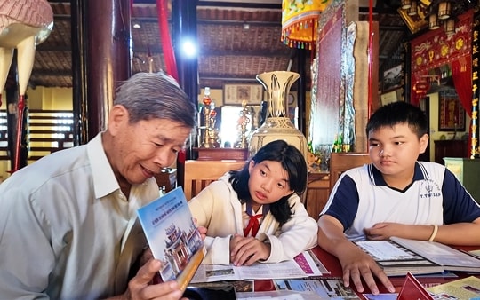 Chuyện ‘Vua tem An Giang’: Từ khoa học viễn tưởng đến thực tế cuộc sống