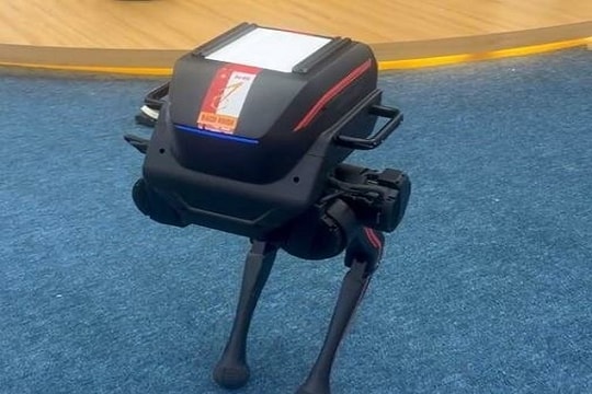 Robot Trung Quốc gắn logo Đại học Bách khoa Hà Nội, nhà trường nói gì?