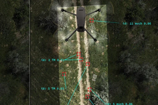 Startup Ukraine dùng AI đối phó drone Nga chuyên phục kích xe tải tiếp tế