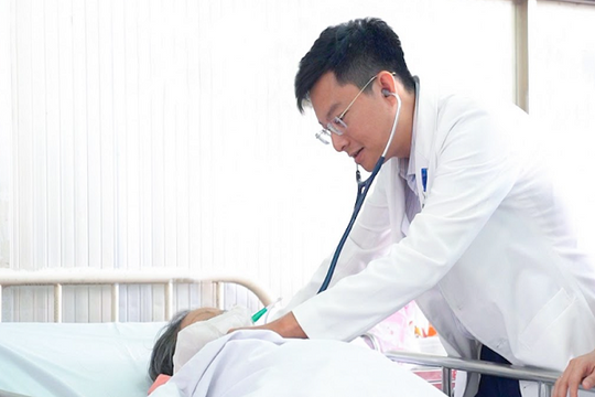 Nữ bệnh nhân 70 tuổi suy tim thoát 'cửa tử' nhờ báo động đỏ