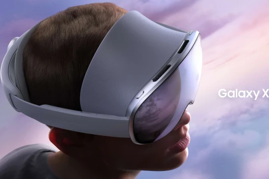 Samsung tung Galaxy XR đấu Apple Vision Pro, được Google và Qualcomm trợ lực