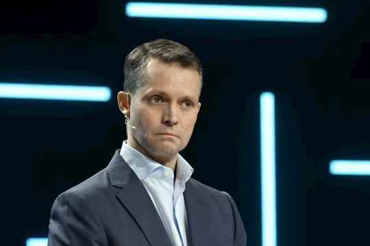 CEO Nokia so sánh sự bùng nổ AI với internet, hạ thấp lo ngại về bong bóng