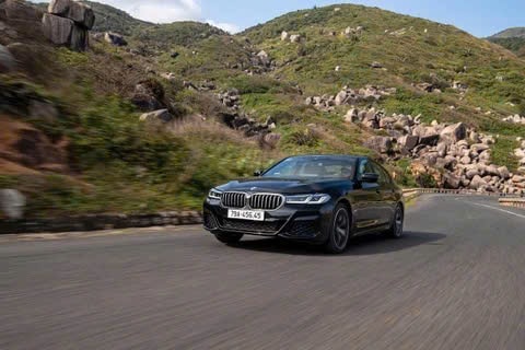 Nhiều mẫu xe BMW ưu đãi tương đương 100% lệ phí trước bạ