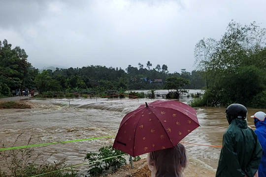 Mưa lớn gây sạt lở, thủy điện ở Đà Nẵng xả lũ hôm nay