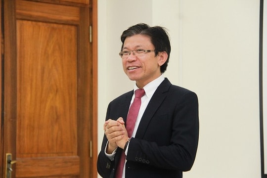 GS.TS Hoàng Anh Tuấn: Giáo dục không thể quay lưng với AI, nhưng đừng để bị lệ thuộc!
