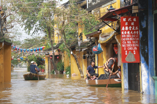 Việt Nam liên tiếp gặp thiên tai, lũ lụt: quy hoạch góp phần nghiêm trọng