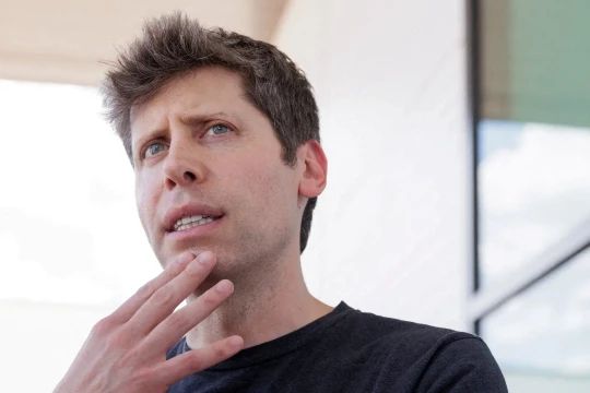 Sam Altman: Xấu hổ nếu OpenAI không phải công ty lớn đầu tiên có CEO là AI