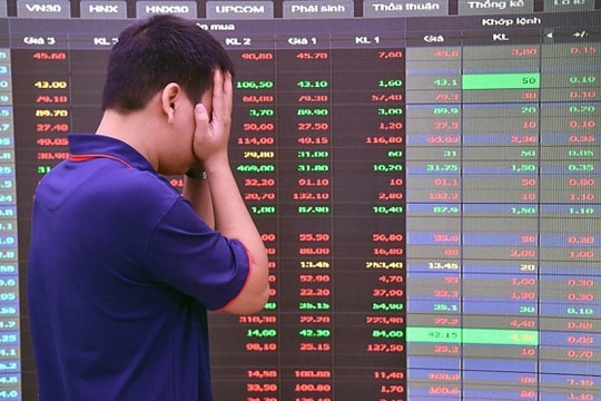 Chứng khoán giảm mạnh: Nhà đầu tư nên thận trọng!