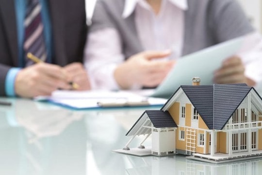 Giá nhà tăng nóng, người dân thấy 'nghèo đi' dù kinh tế tăng trưởng